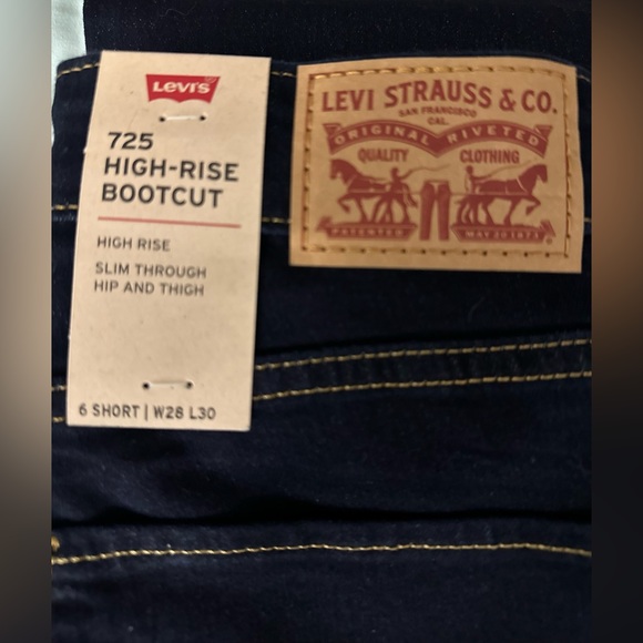 Levi’s Women’s Bootcut Jeans - Picture 3 of 3